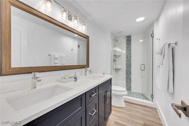 400 Park Shore DR 302, Naples, FL 34103