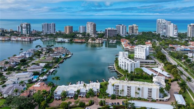 400 Park Shore DR 302, Naples, FL 34103