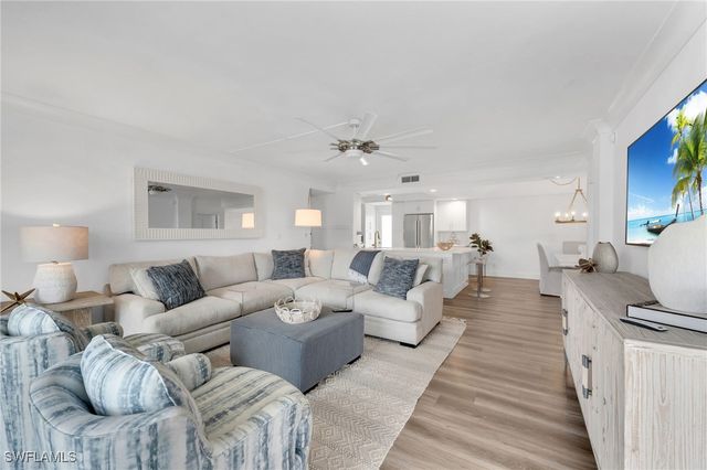 400 Park Shore DR 302, Naples, FL 34103