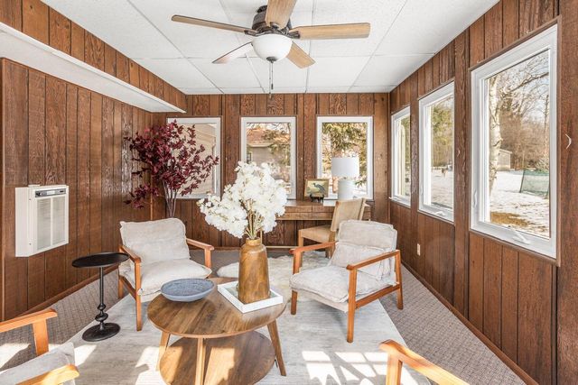 3260 Nassau DRIVE, Brookfield, WI 53045