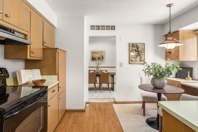 3260 Nassau DRIVE, Brookfield, WI 53045