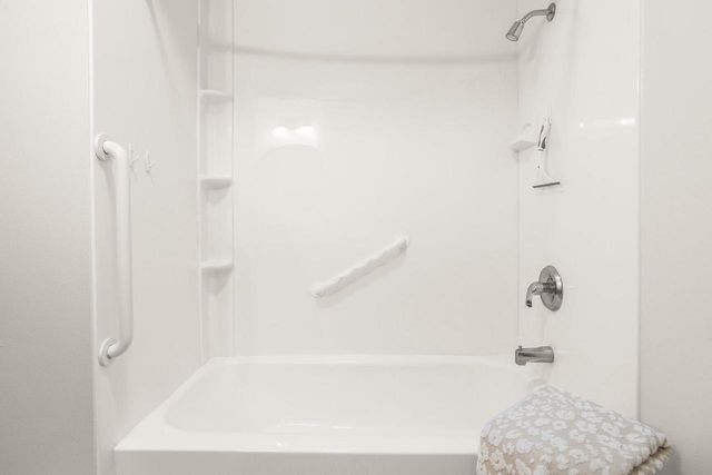 3260 Nassau DRIVE, Brookfield, WI 53045