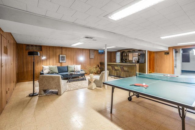 3260 Nassau DRIVE, Brookfield, WI 53045