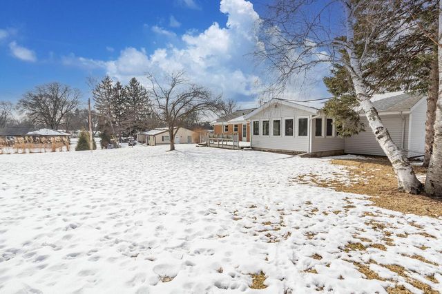 3260 Nassau DRIVE, Brookfield, WI 53045