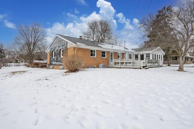 3260 Nassau DRIVE, Brookfield, WI 53045