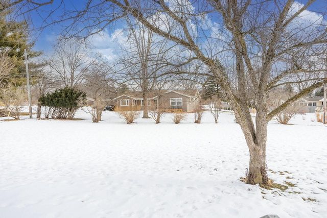 3260 Nassau DRIVE, Brookfield, WI 53045