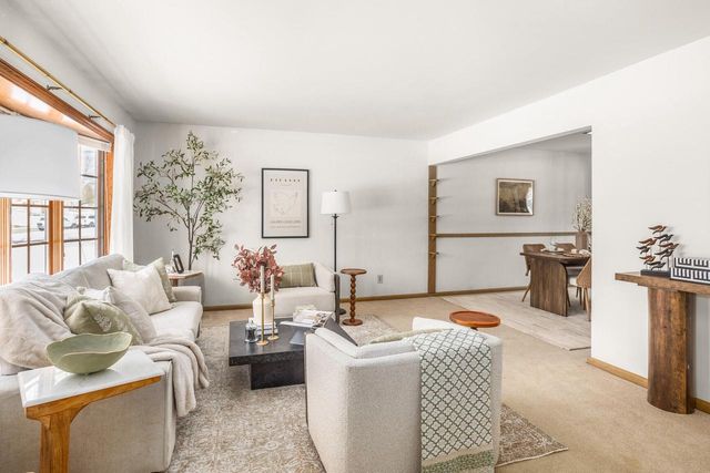 3260 Nassau DRIVE, Brookfield, WI 53045