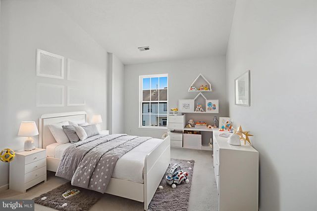 886 LOWE RD, Middle River, MD 21220