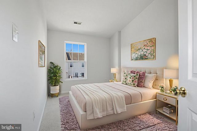 886 LOWE RD, Middle River, MD 21220