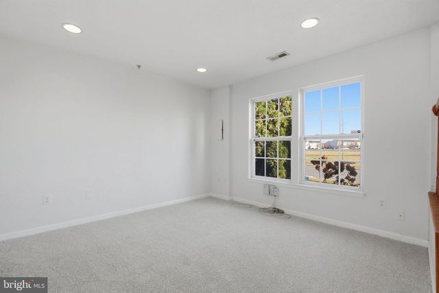 886 LOWE RD, Middle River, MD 21220