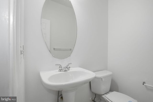 886 LOWE RD, Middle River, MD 21220