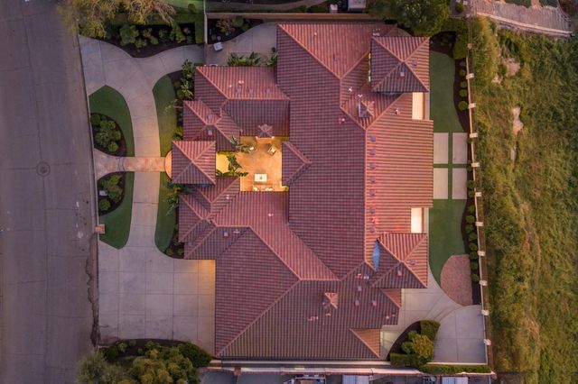 214 W Bluff Avenue, Fresno, CA 93711