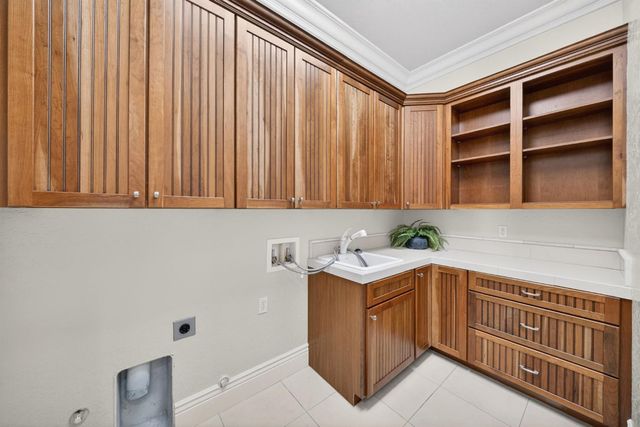 214 W Bluff Avenue, Fresno, CA 93711