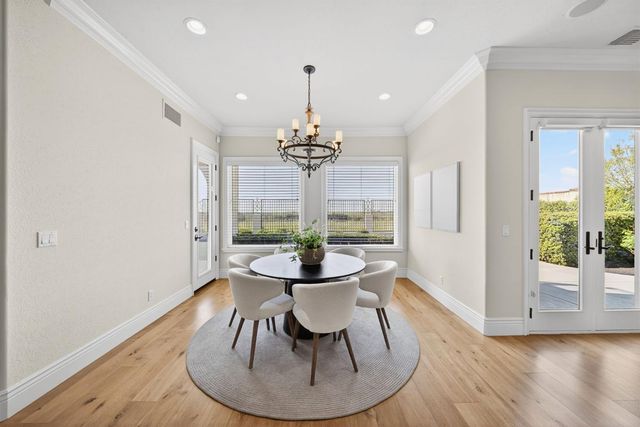 214 W Bluff Avenue, Fresno, CA 93711