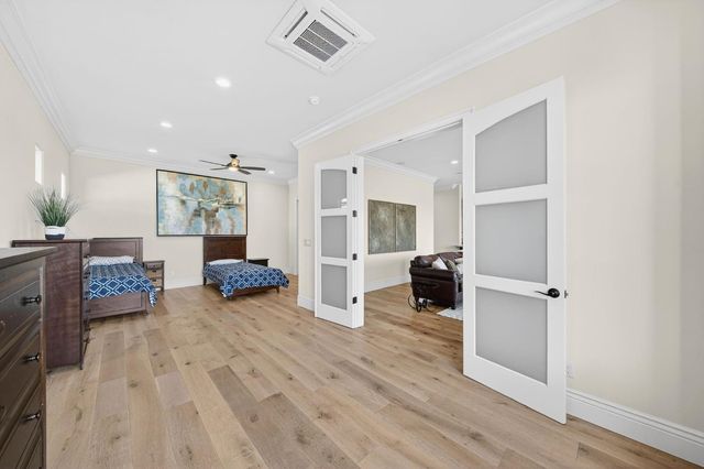 214 W Bluff Avenue, Fresno, CA 93711