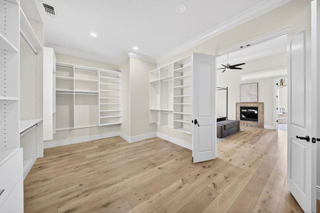 214 W Bluff Avenue, Fresno, CA 93711