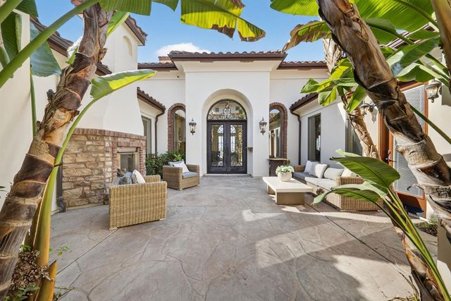 214 W Bluff Avenue, Fresno, CA 93711