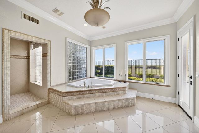 214 W Bluff Avenue, Fresno, CA 93711