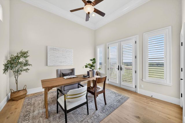 214 W Bluff Avenue, Fresno, CA 93711