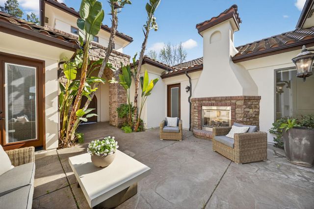 214 W Bluff Avenue, Fresno, CA 93711