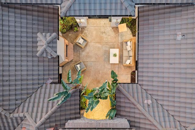 214 W Bluff Avenue, Fresno, CA 93711