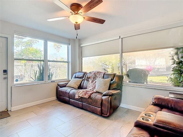 102 NE 9TH STREET, Mulberry, FL 33860