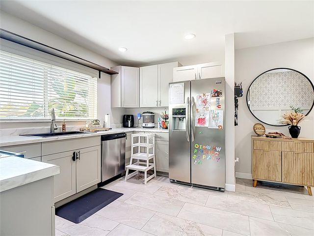 102 NE 9TH STREET, Mulberry, FL 33860