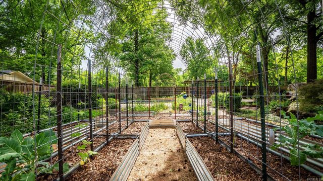 4 Ironwood Drive, Conway, AR 72034