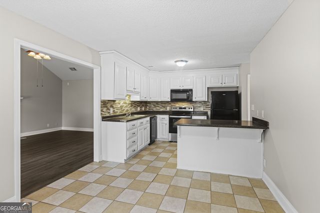 405 Grand Avenue, Bonaire, GA 31005