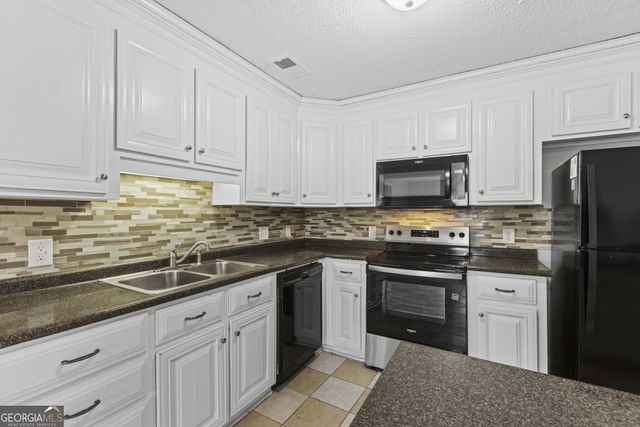 405 Grand Avenue, Bonaire, GA 31005
