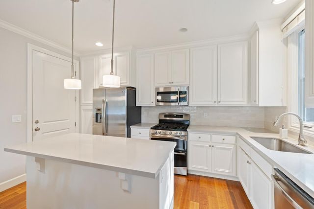 1587 Kentfield Avenue, Redwood City, CA 94061