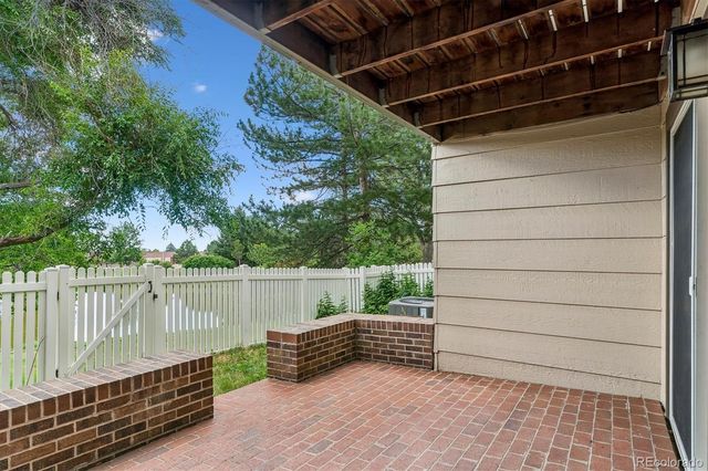 10417 Red Mountain W, Littleton, CO 80127