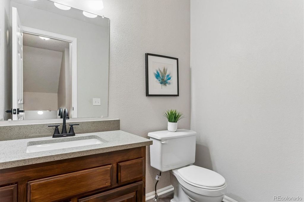 Image 13 of property listing at 10417 Red Mountain W, Littleton, CO 80127