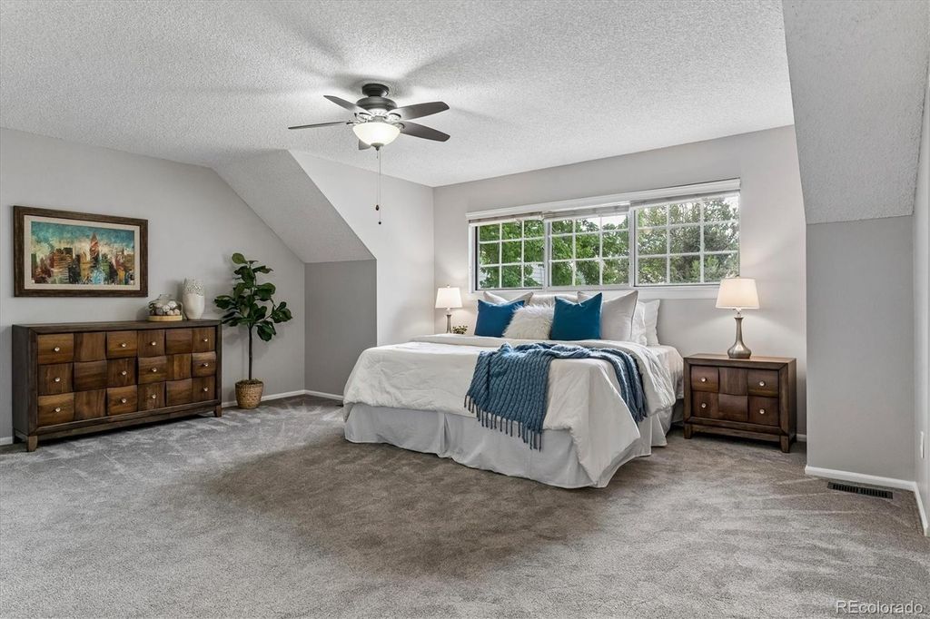 Image 14 of property listing at 10417 Red Mountain W, Littleton, CO 80127