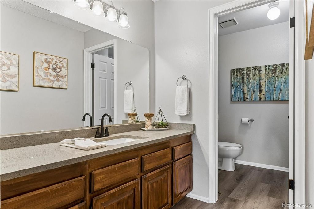Image 15 of property listing at 10417 Red Mountain W, Littleton, CO 80127