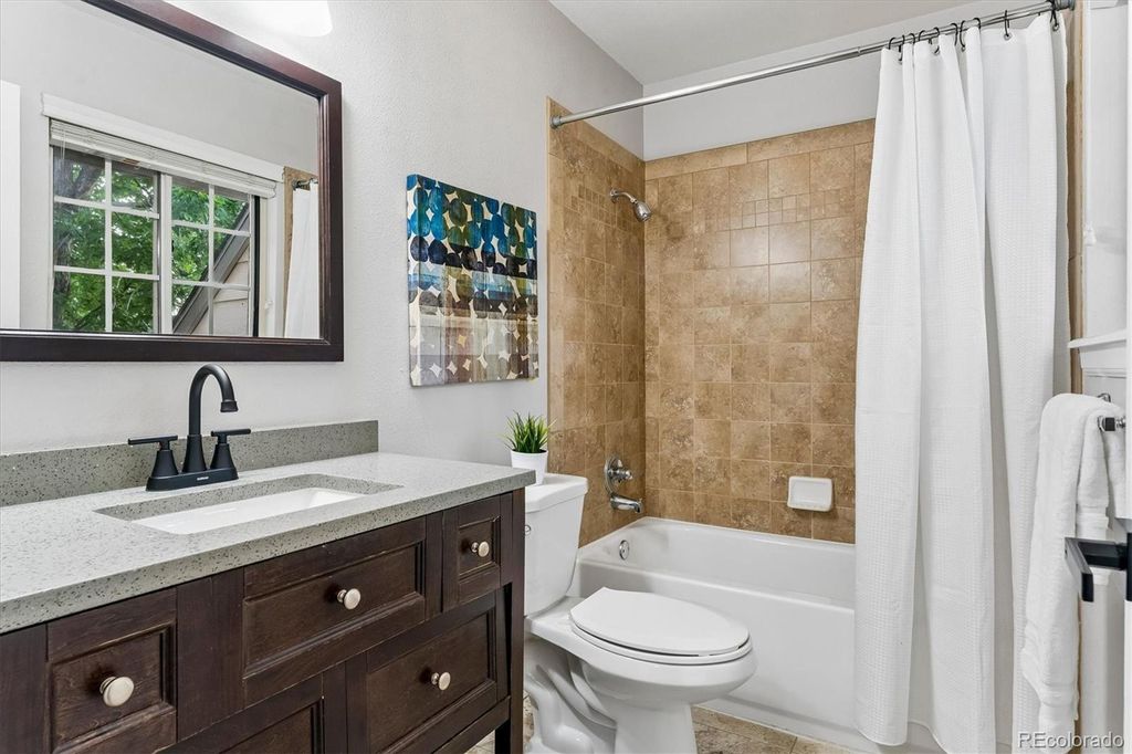 Image 19 of property listing at 10417 Red Mountain W, Littleton, CO 80127