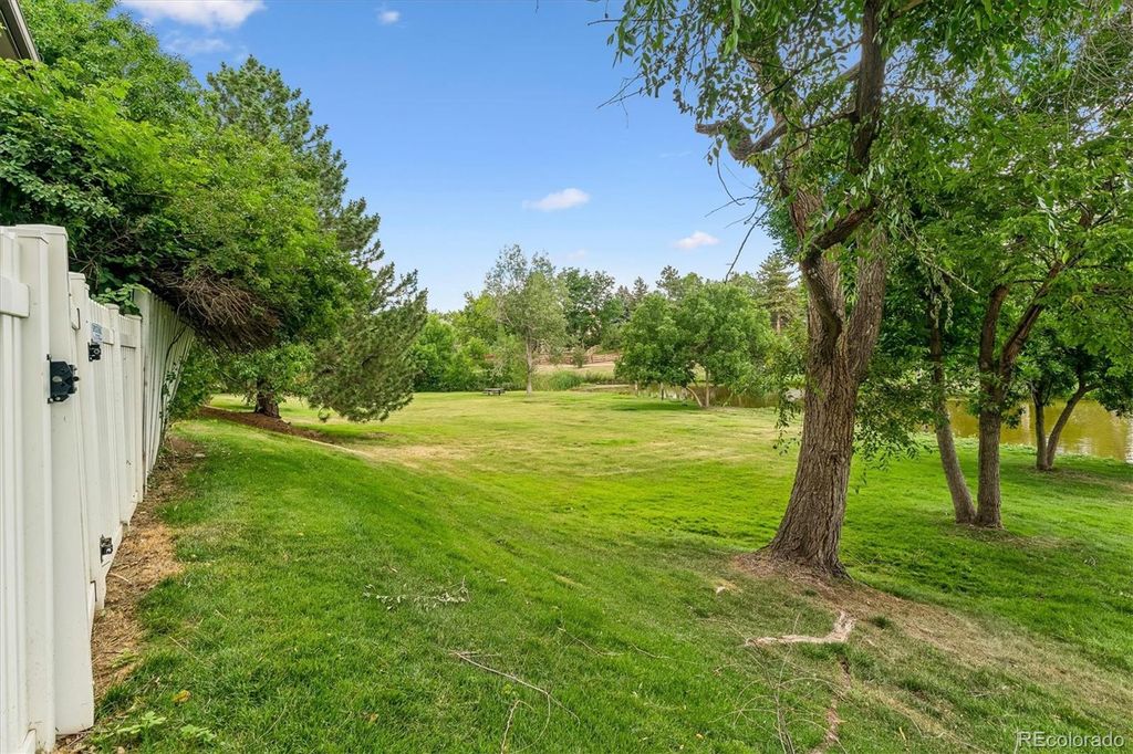 Image 27 of property listing at 10417 Red Mountain W, Littleton, CO 80127