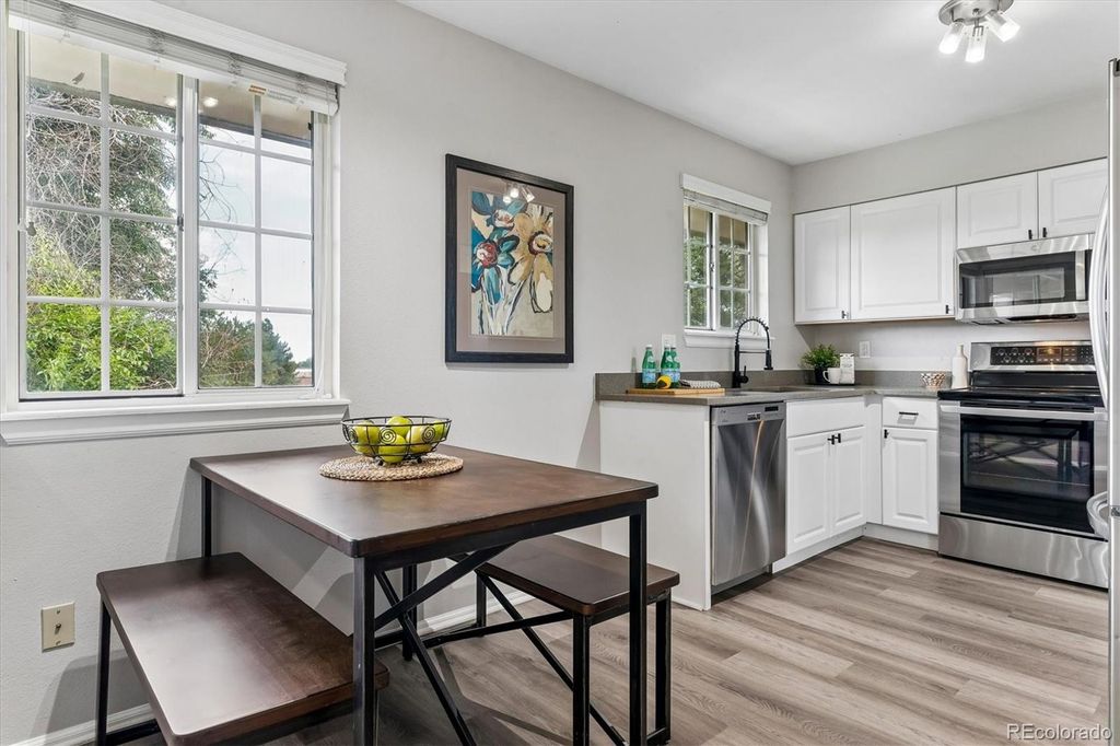 Image 9 of property listing at 10417 Red Mountain W, Littleton, CO 80127