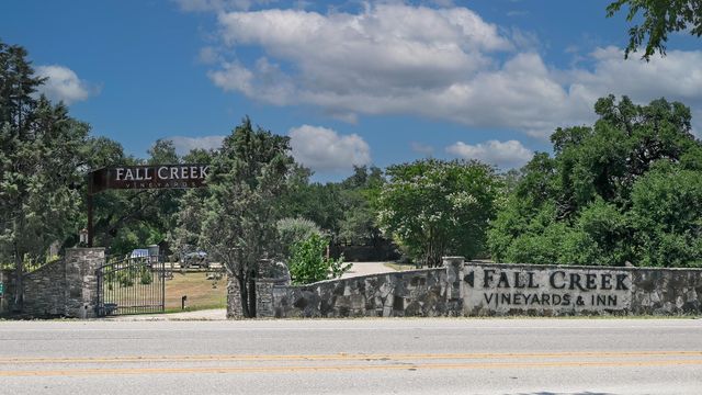 821 Old Stone, Austin, TX 78737