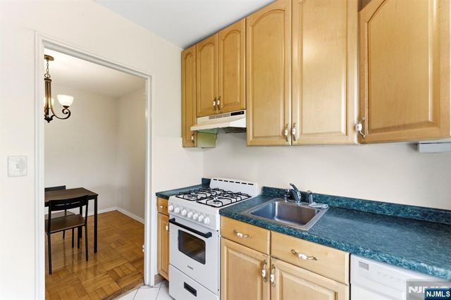 415 Claremont Avenue C004A, Montclair, NJ 07042