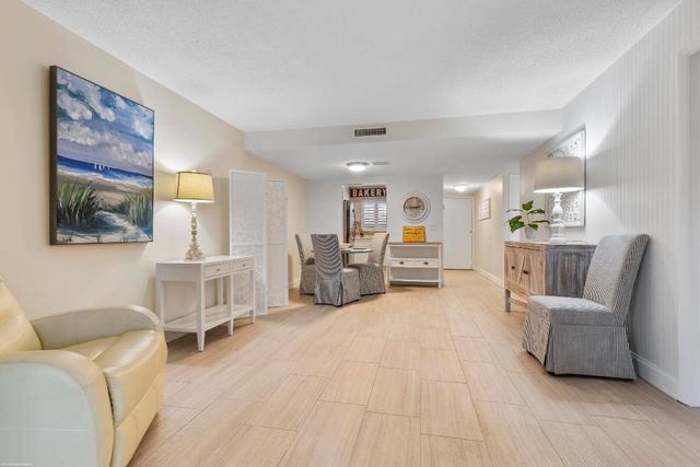 18081 SE Country Club Drive 7-61, Jupiter, FL 33469