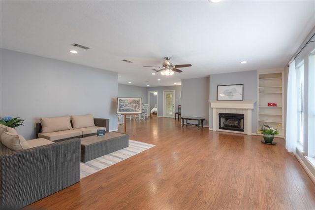 2232 Azalea Circle, Huntsville, TX 77340