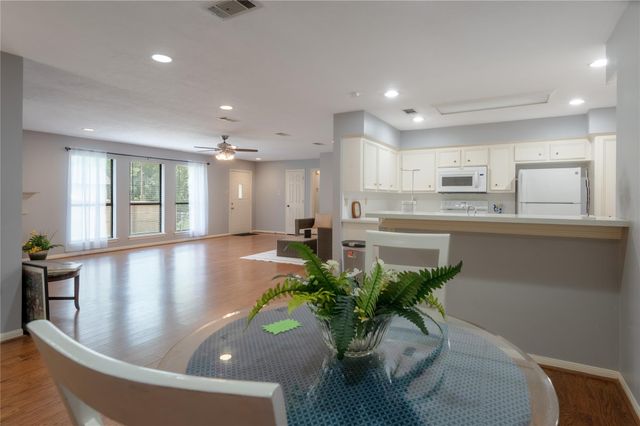 2232 Azalea Circle, Huntsville, TX 77340