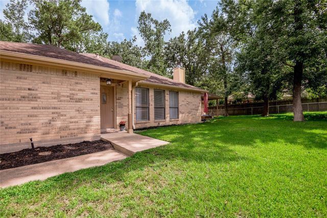 2232 Azalea Circle, Huntsville, TX 77340