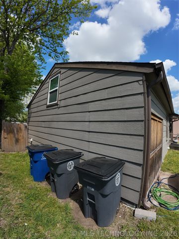 5947 E Newton Street, Tulsa, OK 74115