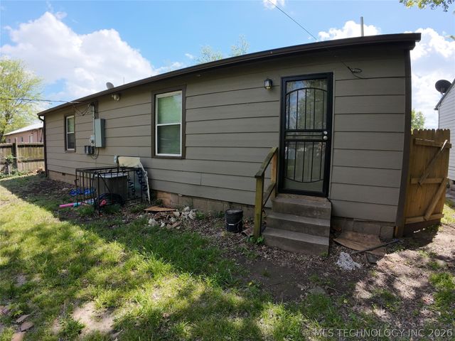 5947 E Newton Street, Tulsa, OK 74115
