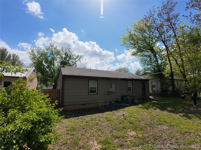 5947 E Newton Street, Tulsa, OK 74115