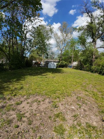 5947 E Newton Street, Tulsa, OK 74115