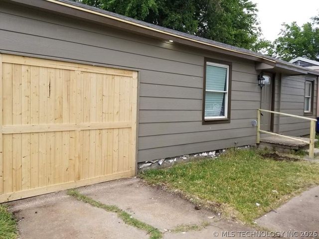 5947 E Newton Street, Tulsa, OK 74115
