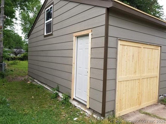 5947 E Newton Street, Tulsa, OK 74115